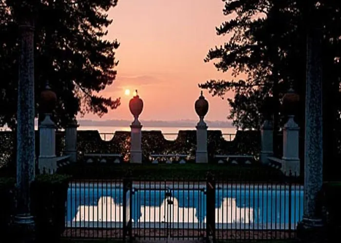 Geneva On The Lake Boutique Resort Hotel